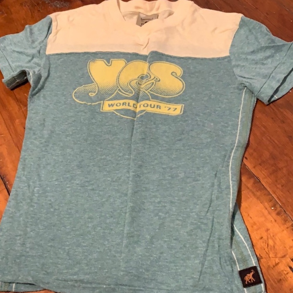 Trunk Ltd Yes World Tour ‘77 soft -butter yellow & sage green retro band tee